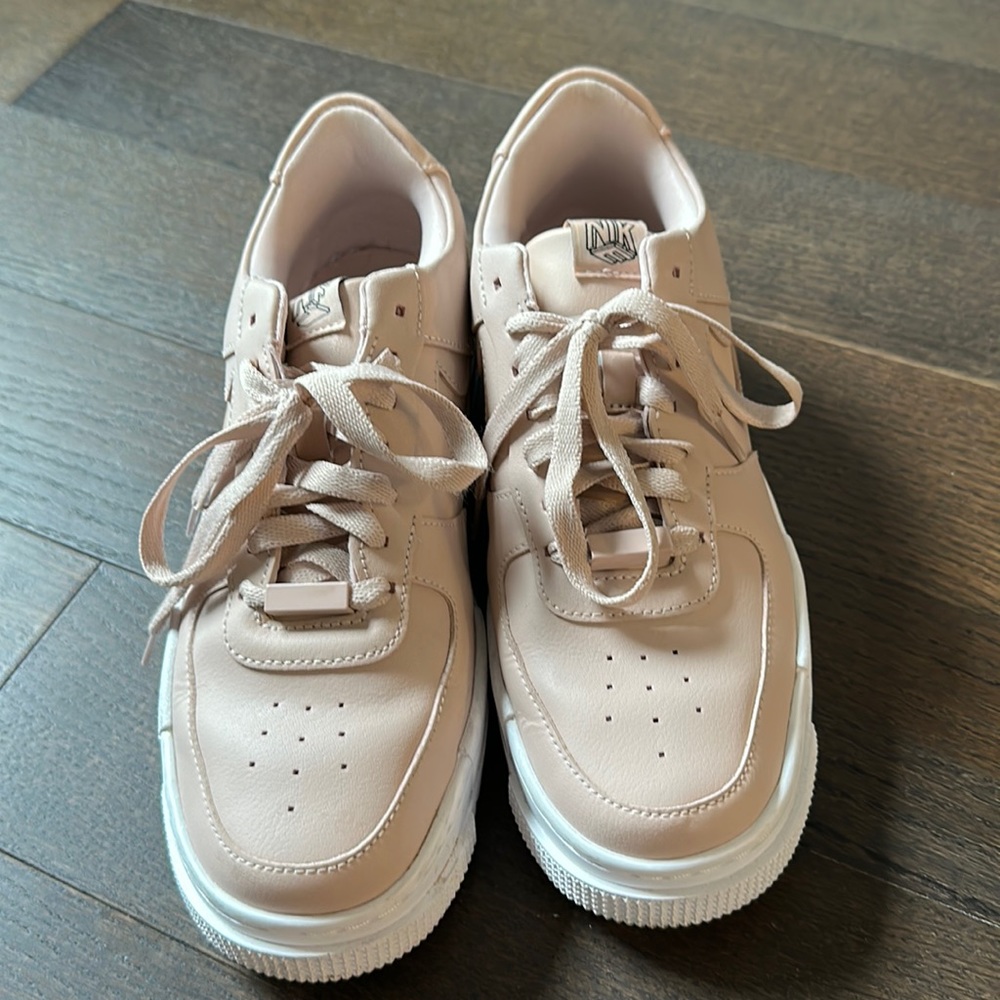 Nike Air Force 1 platform sneakers in pink - PINK